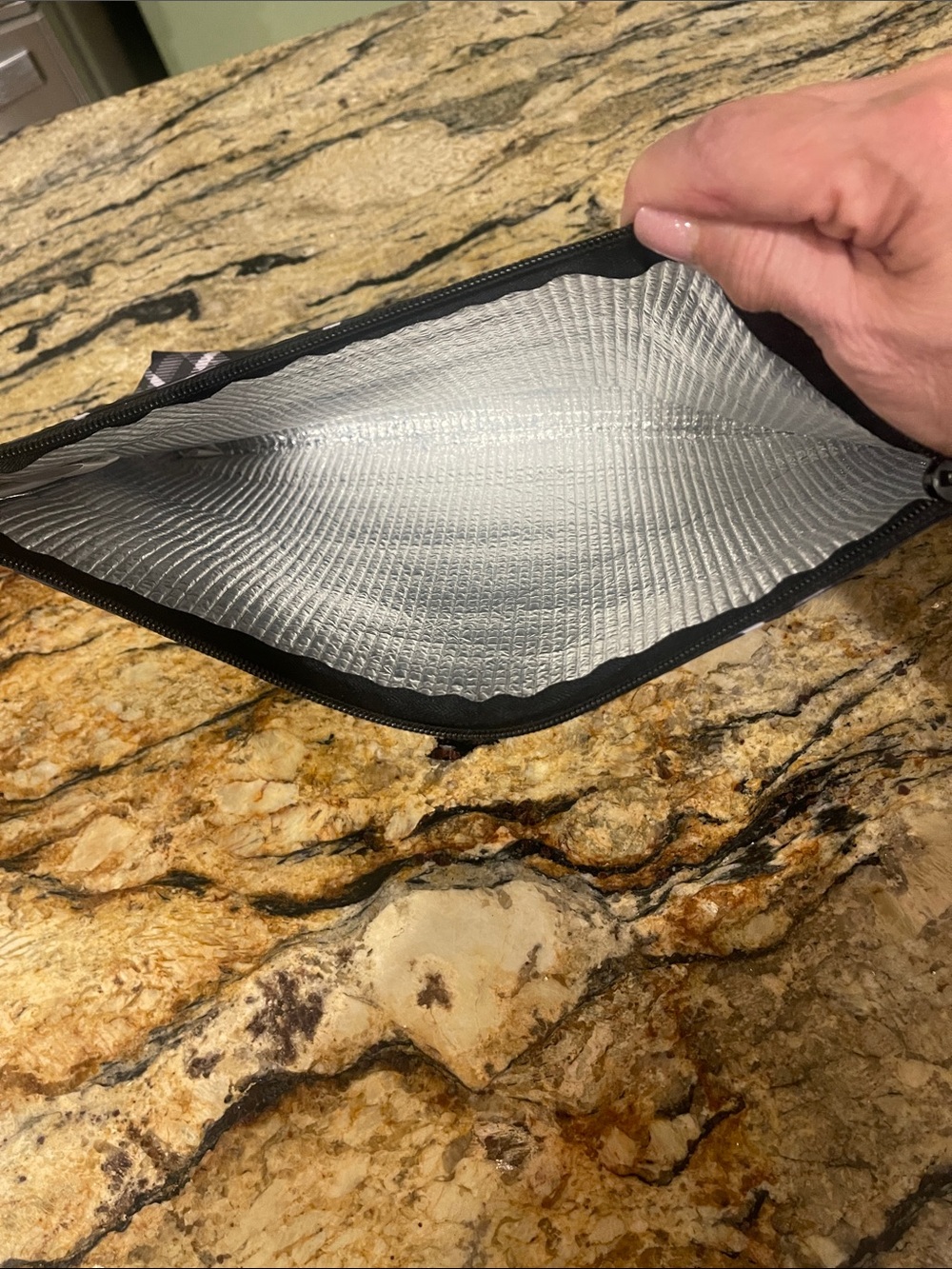 Thirty-one Thermal Zipper Pouch - Picture 4 of 4